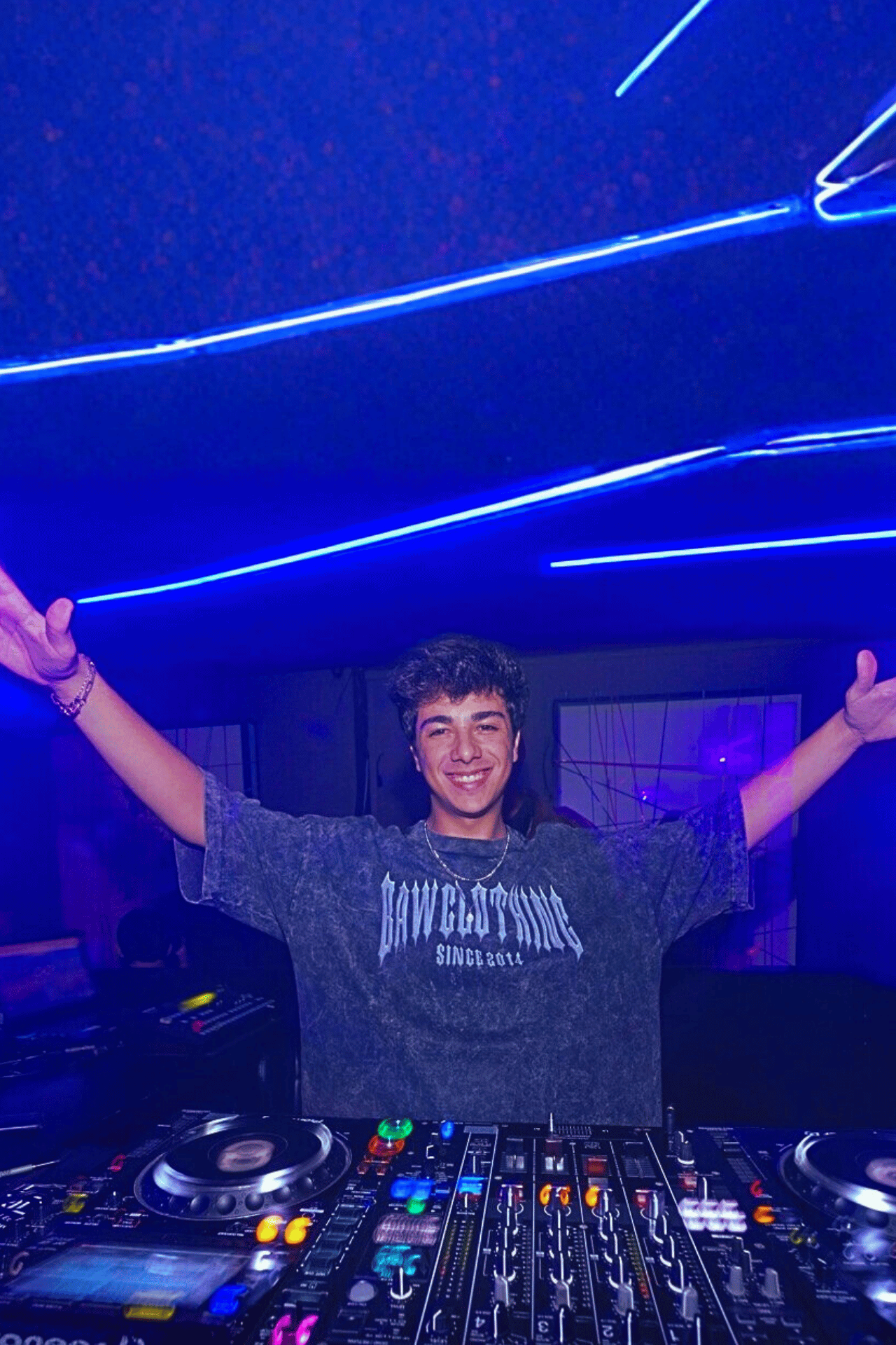 SEREZUELO on stage - Mixing